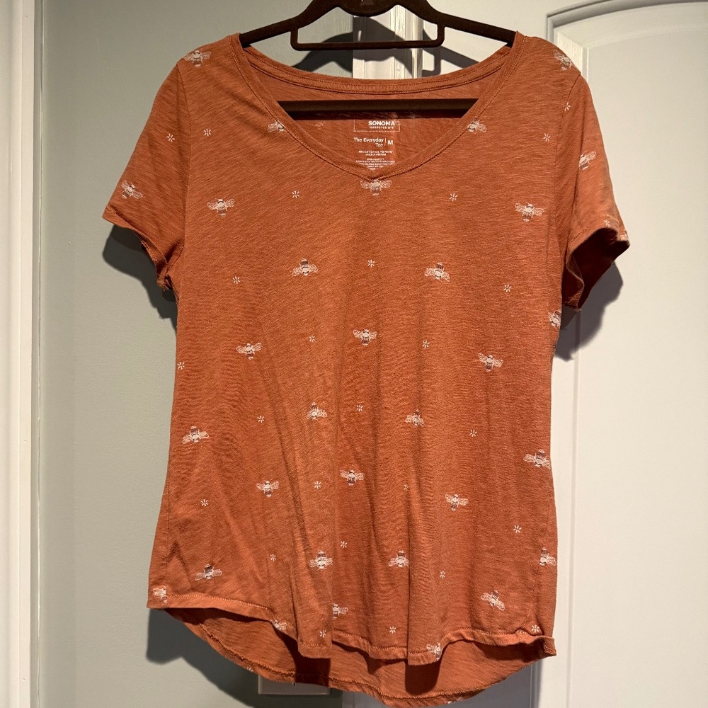 Sonoma orange bee tshirt